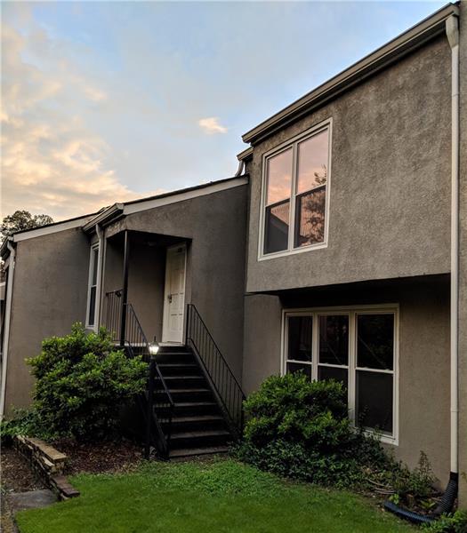 1721 Woodcliff Court - Photo 1