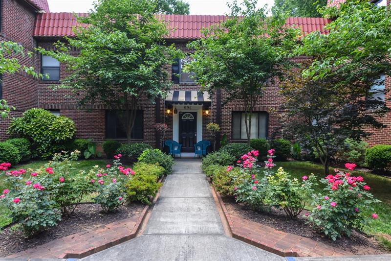 694 Argonne Avenue - Photo 1