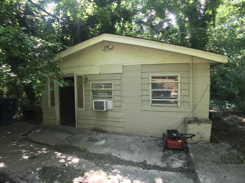 2805 Grand Avenue - Photo 1