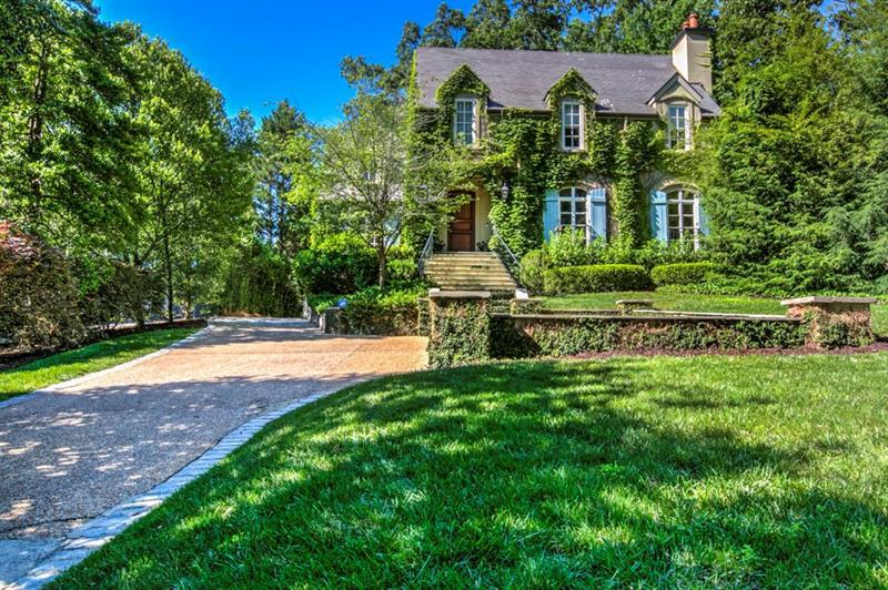 160 Peachtree Way - Photo 1
