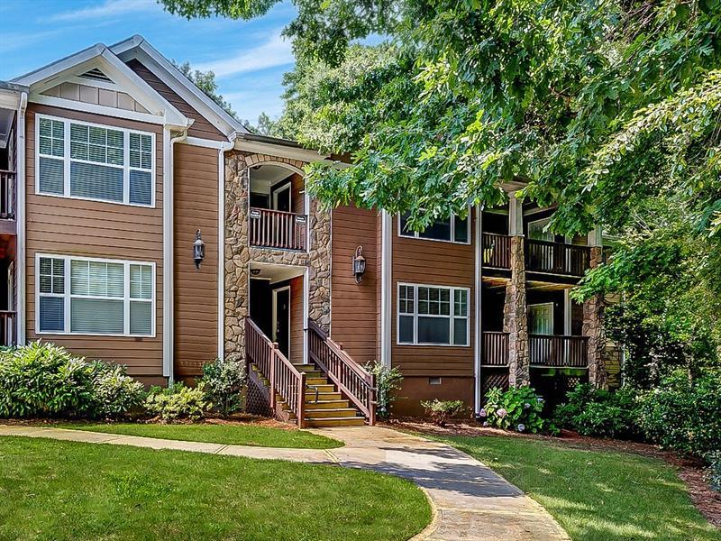 205 Madison Lane - Photo 1