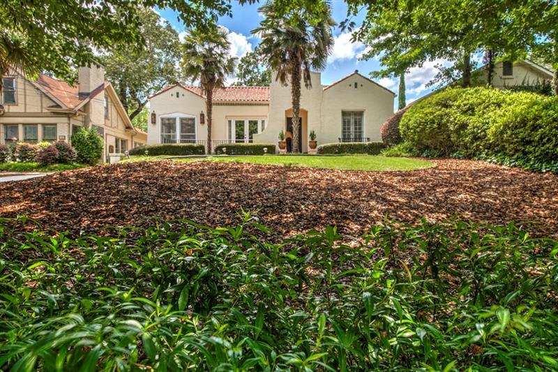 1163 University Drive - Photo 1