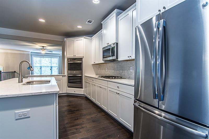 559 Suwanee Pass Lane - Photo 1