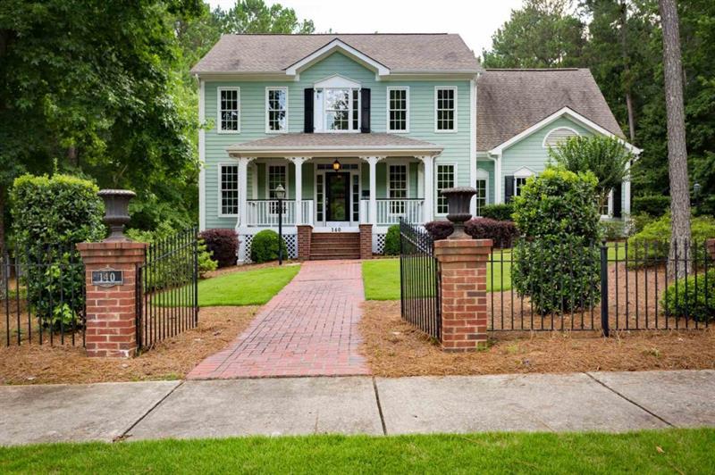 140 Old Ivy - Photo 1