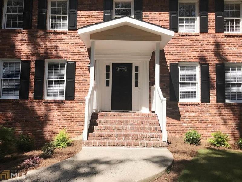 613 Parkcrest Place - Photo 1
