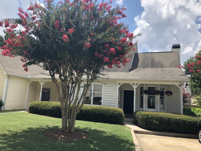 141 Victoria Way - Photo 1