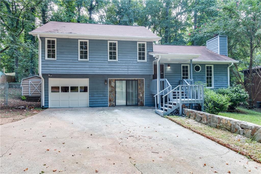 211 Charles Avenue - Photo 1