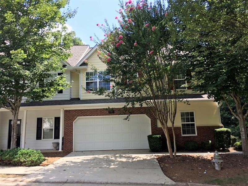1060 Mosscroft Lane - Photo 1