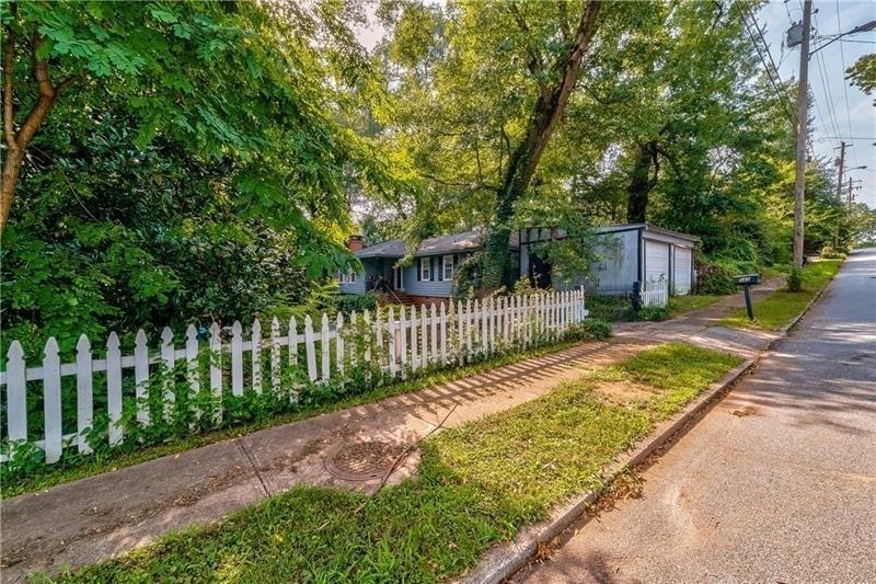 582 Etowah Drive - Photo 1