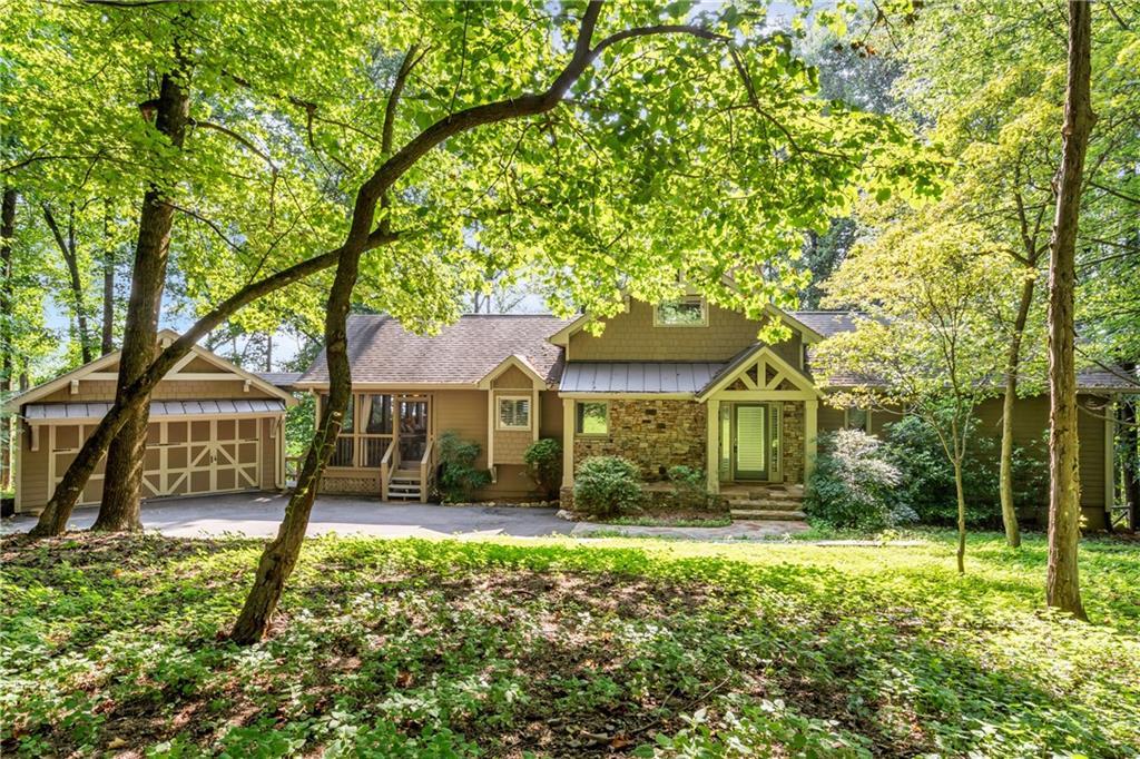 2023 Ridgeview Drive - Photo 1