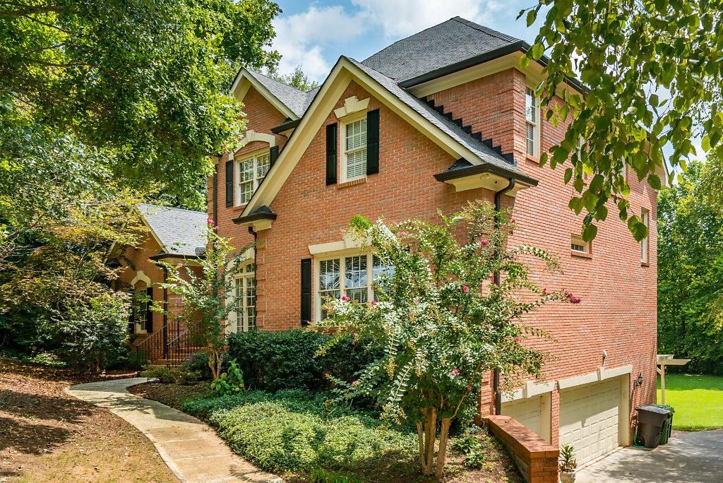 8 Hastings Drive - Photo 1