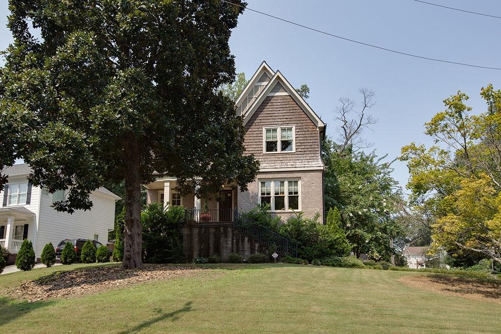 2804 Georgian Drive - Photo 1