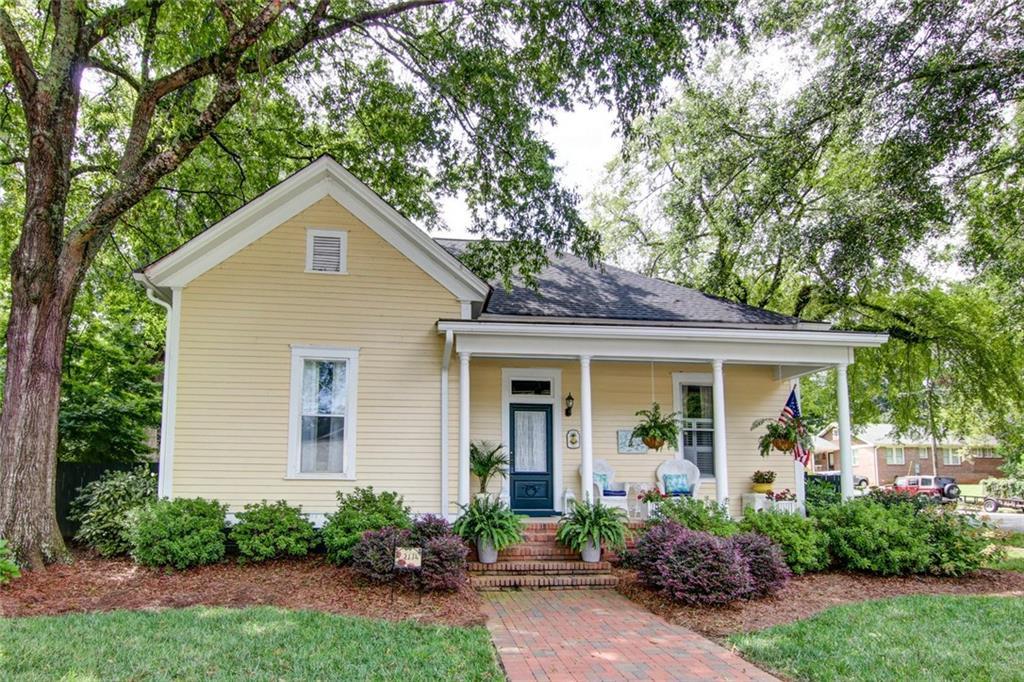 2134 East Street - Photo 1