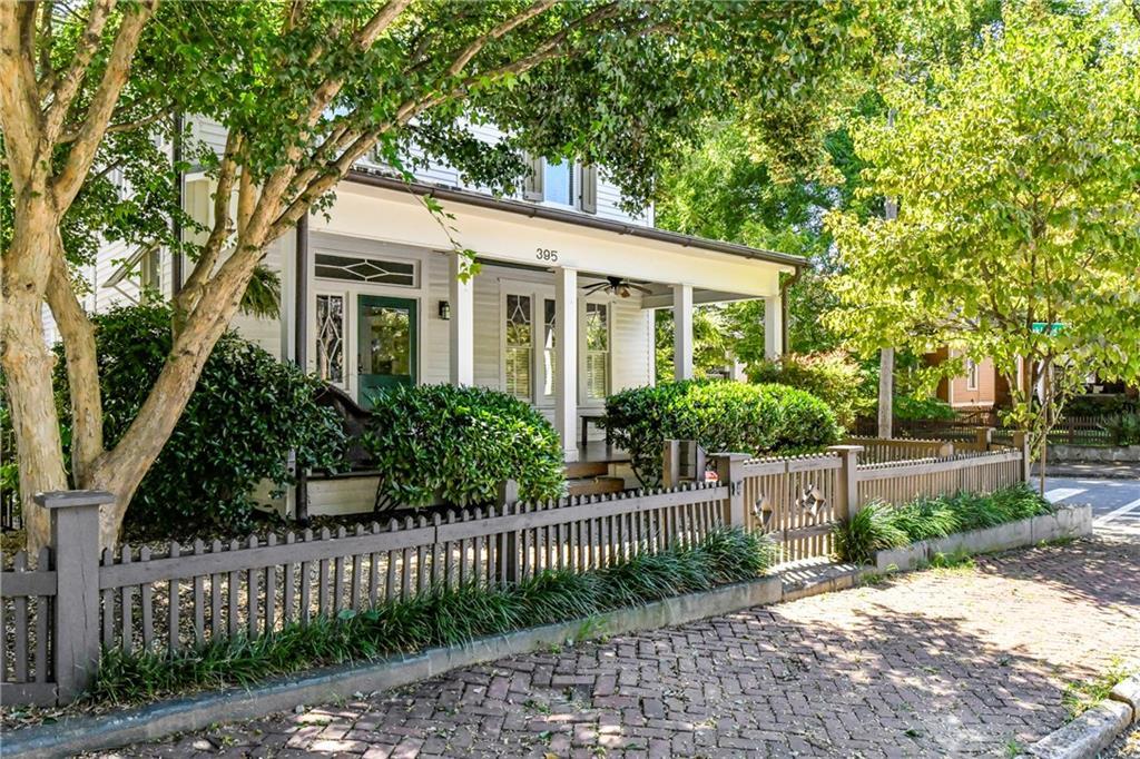 395 Sydney Street - Photo 1