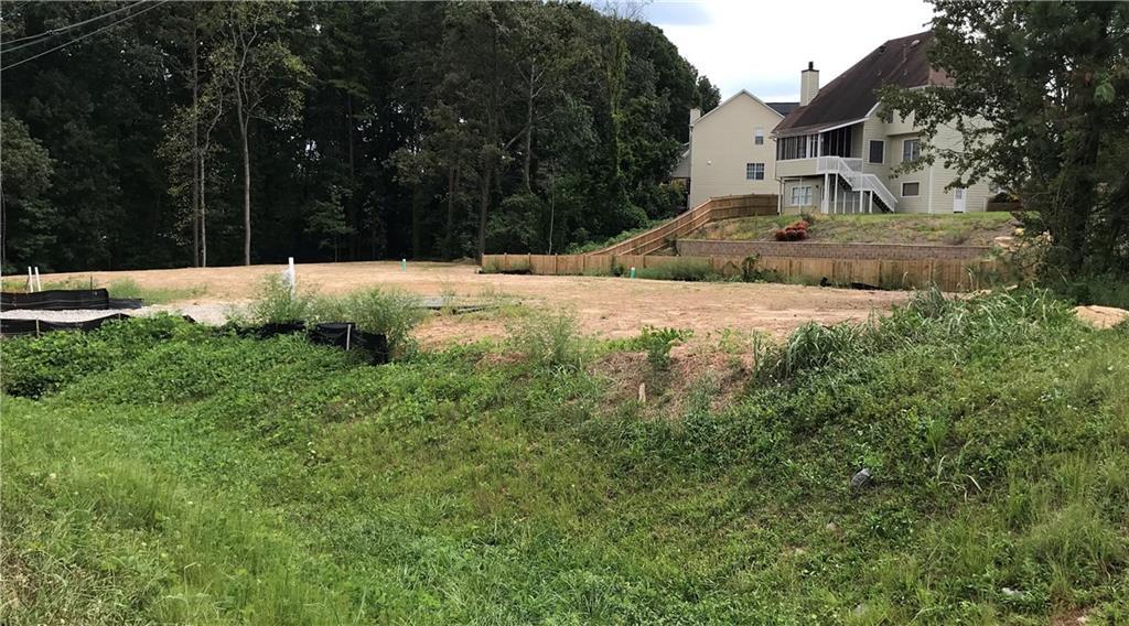 2660 Roswell Rd. - Photo 1