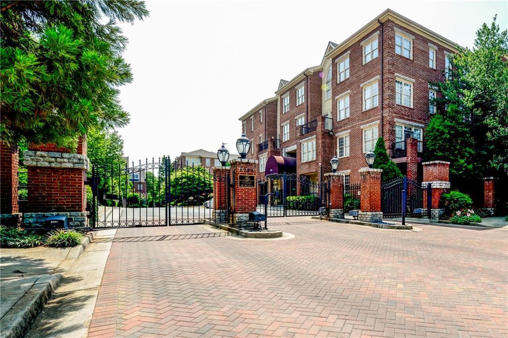 1735 Peachtree Street - Photo 1