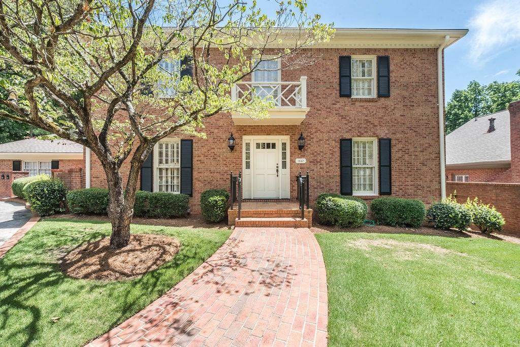 1847 Bedfordshire Drive - Photo 1