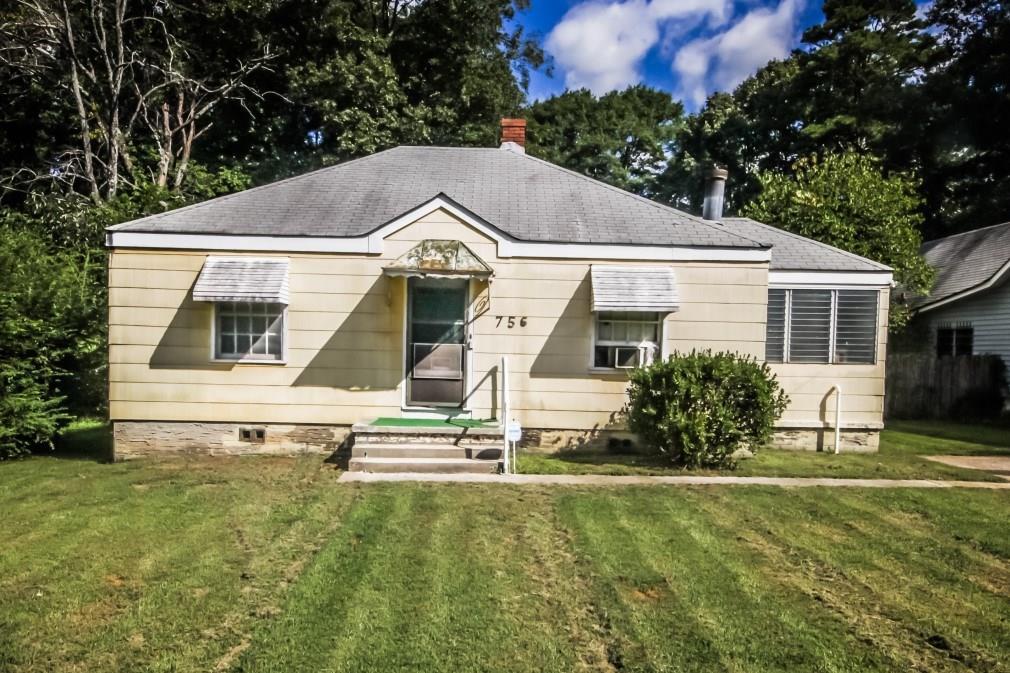 756 South Ave - Photo 1