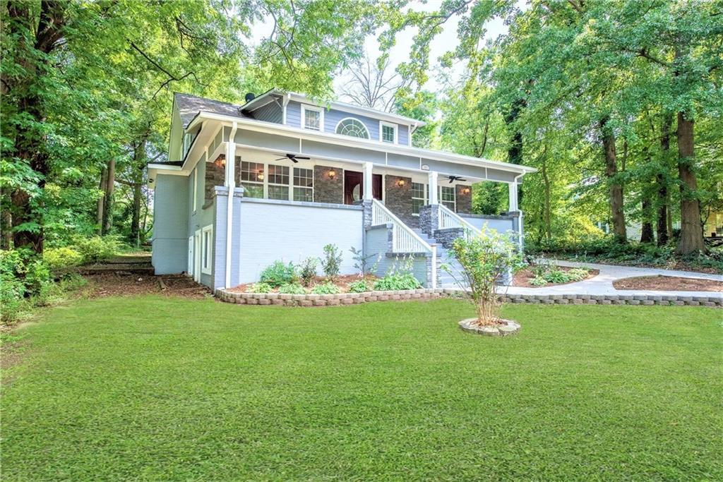 1682 Hawthorne Avenue - Photo 1