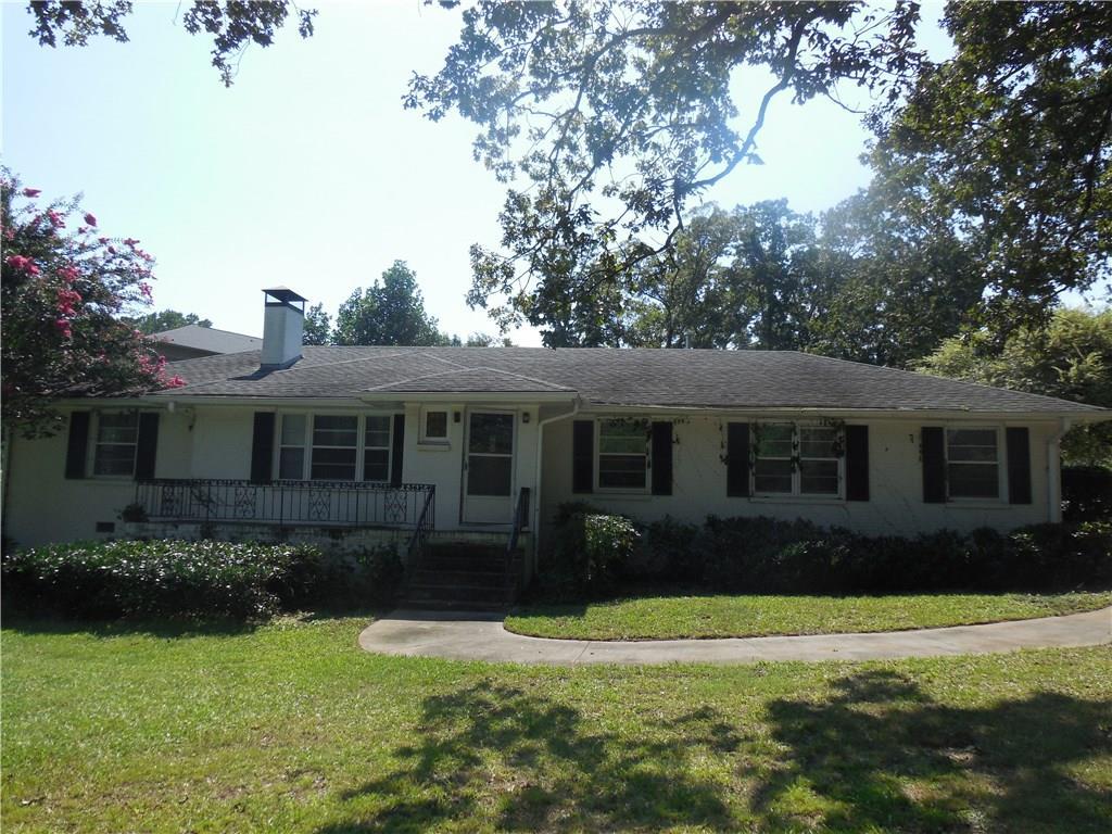 135 Pineview Drive - Photo 1