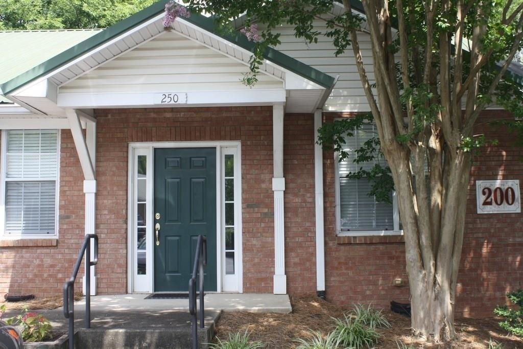 800 Kennesaw Avenue - Photo 1