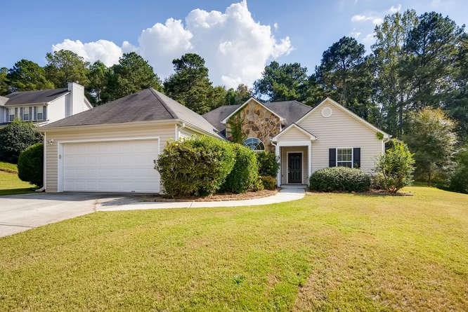1085 Poplar Lane - Photo 1