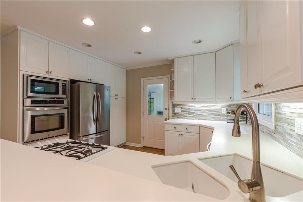 905 Starlight Drive - Photo 1
