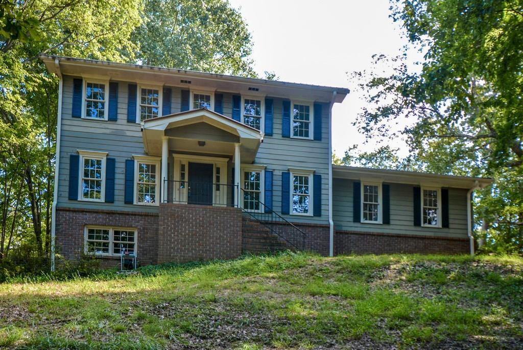 813 Lakeshore Drive - Photo 1