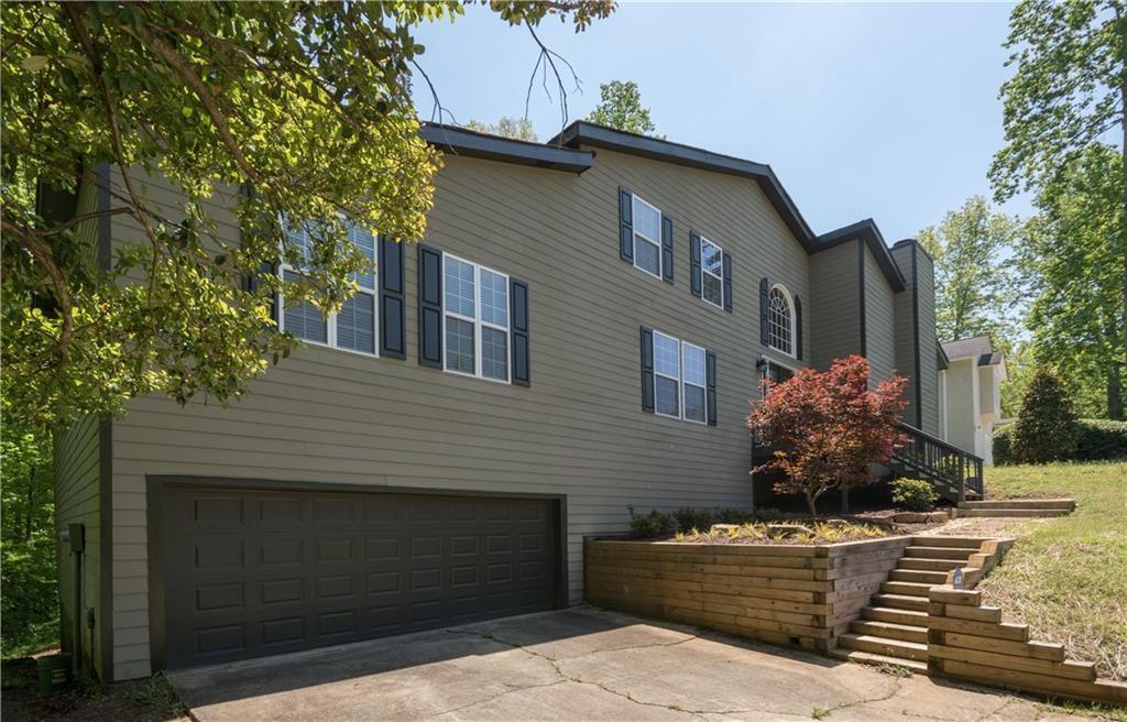 1322 Colony Drive - Photo 1