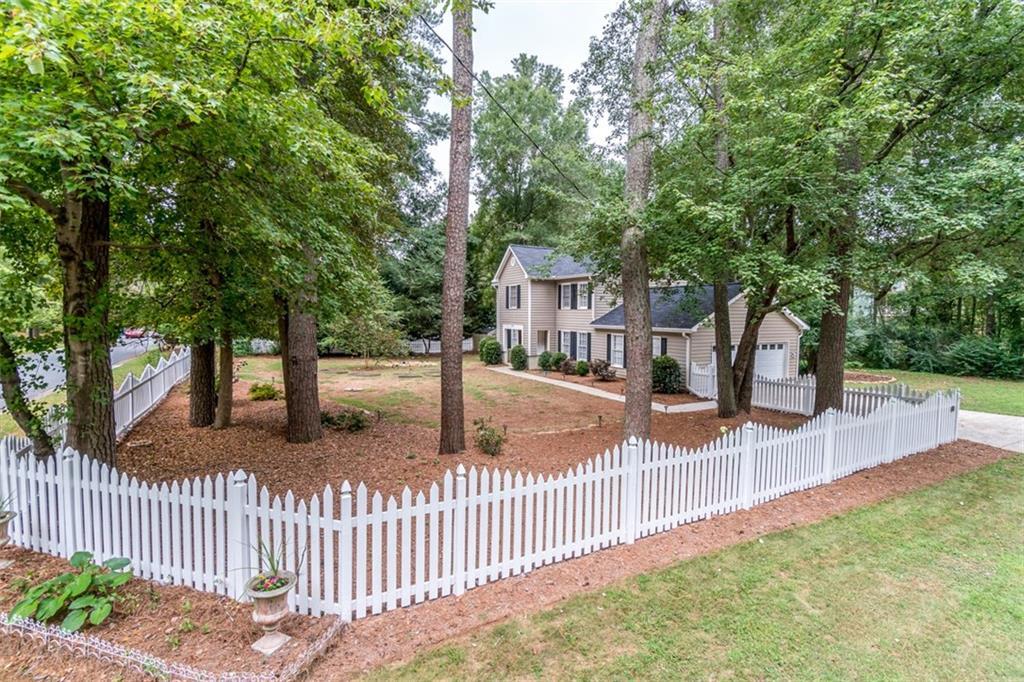 220 Mayfield Circle - Photo 1