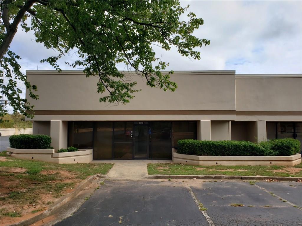 6075 Oakbrook Parkway - Photo 1