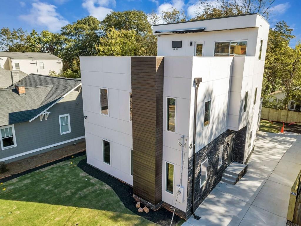 126 Moreland Avenue - Photo 1