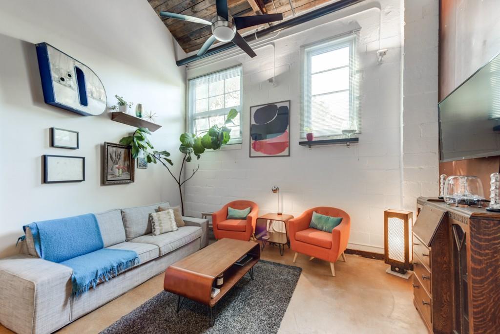 964 Dekalb Avenue - Photo 1