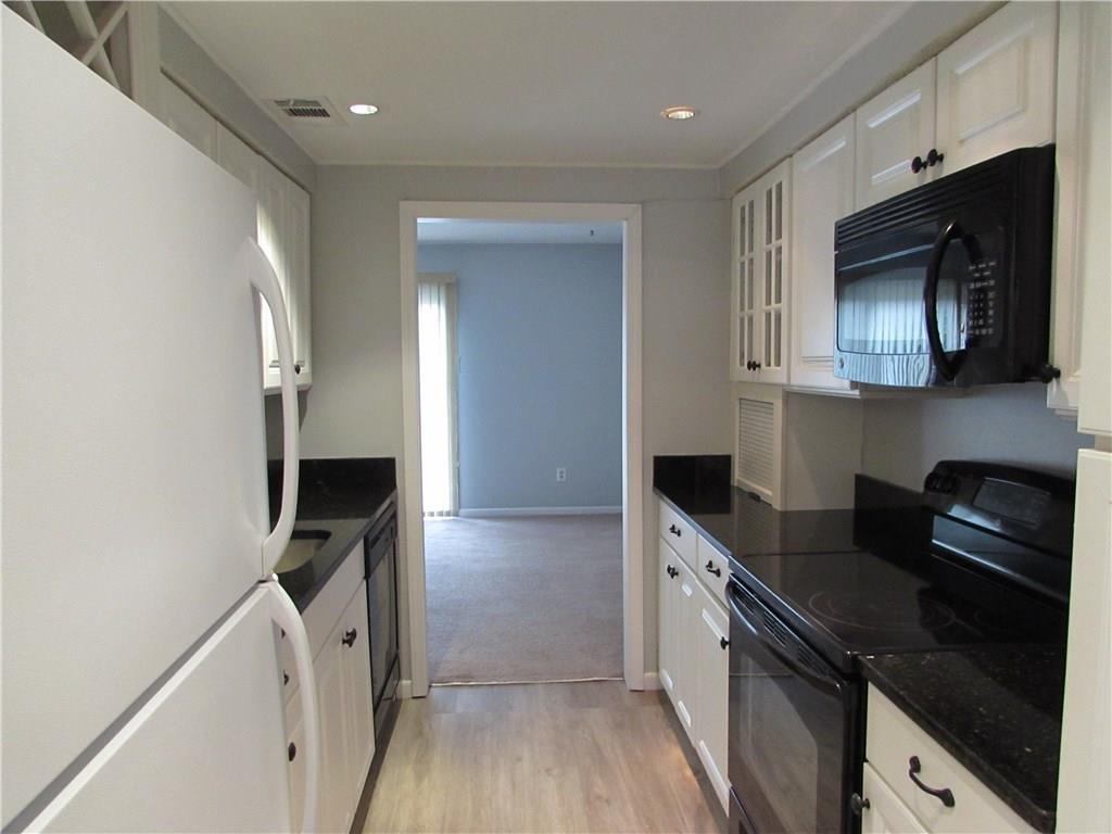 650 Powers Ferry North - Photo 1