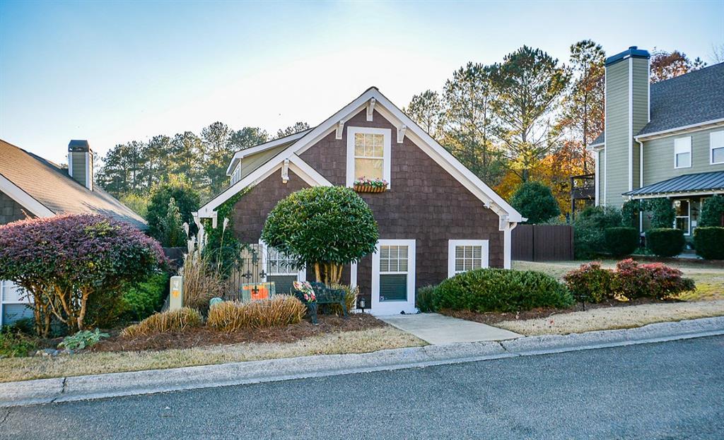 228 Lakeside Drive - Photo 1