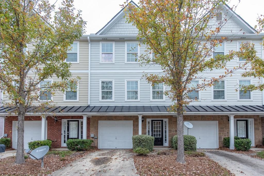 6370 Redan Square - Photo 1
