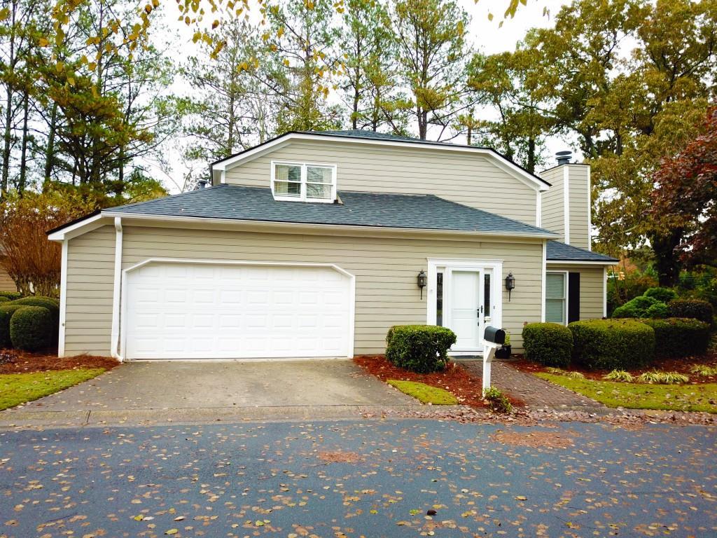 21 Tracy Lane - Photo 1