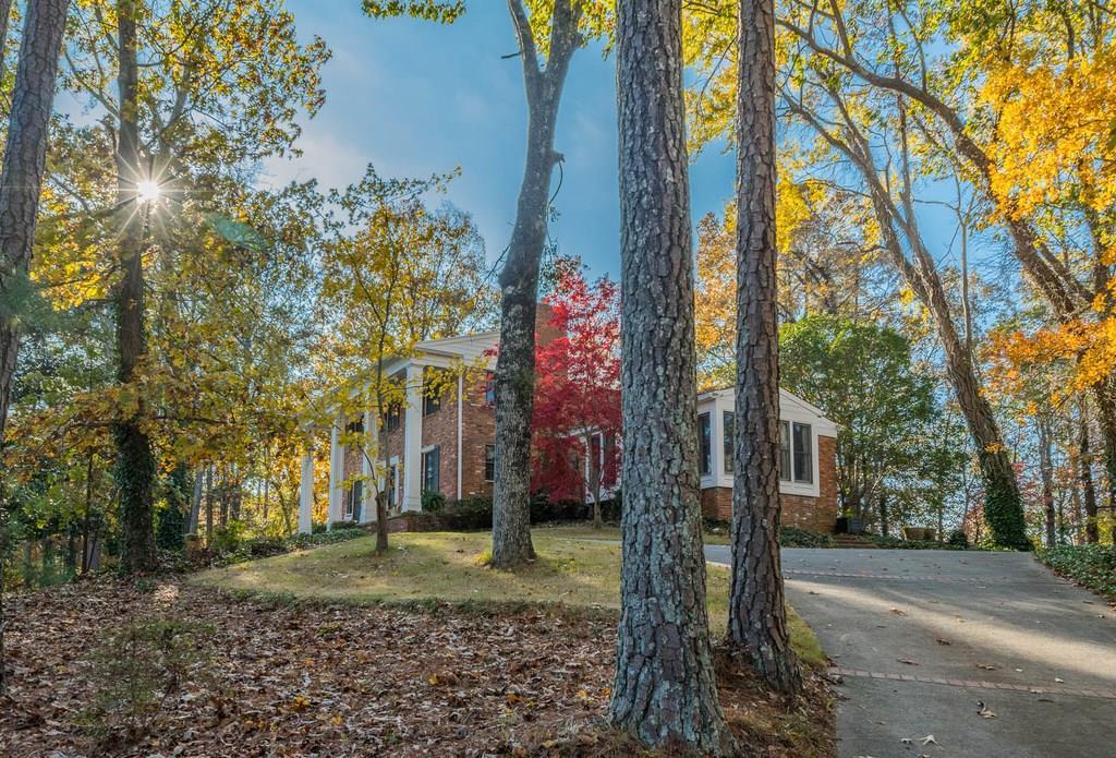 1055 Heards Ferry Road - Photo 1