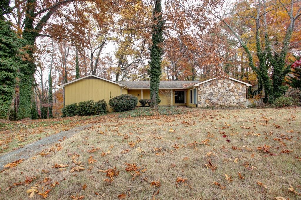 4041 Summit Drive - Photo 1