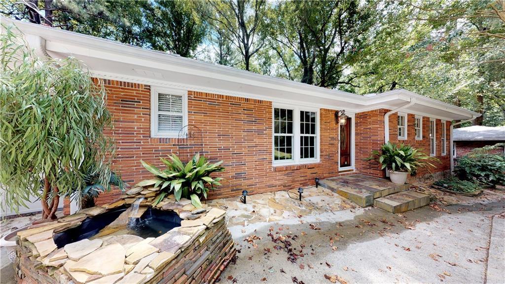 2530 Warwick Circle - Photo 1