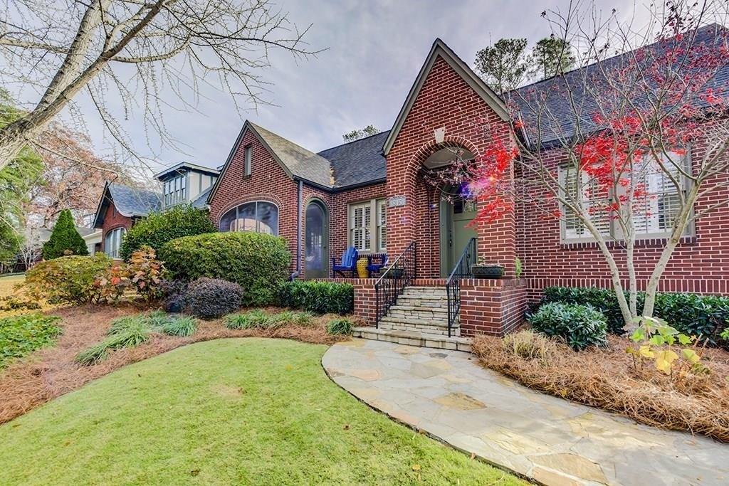 815 Yorkshire Road - Photo 1