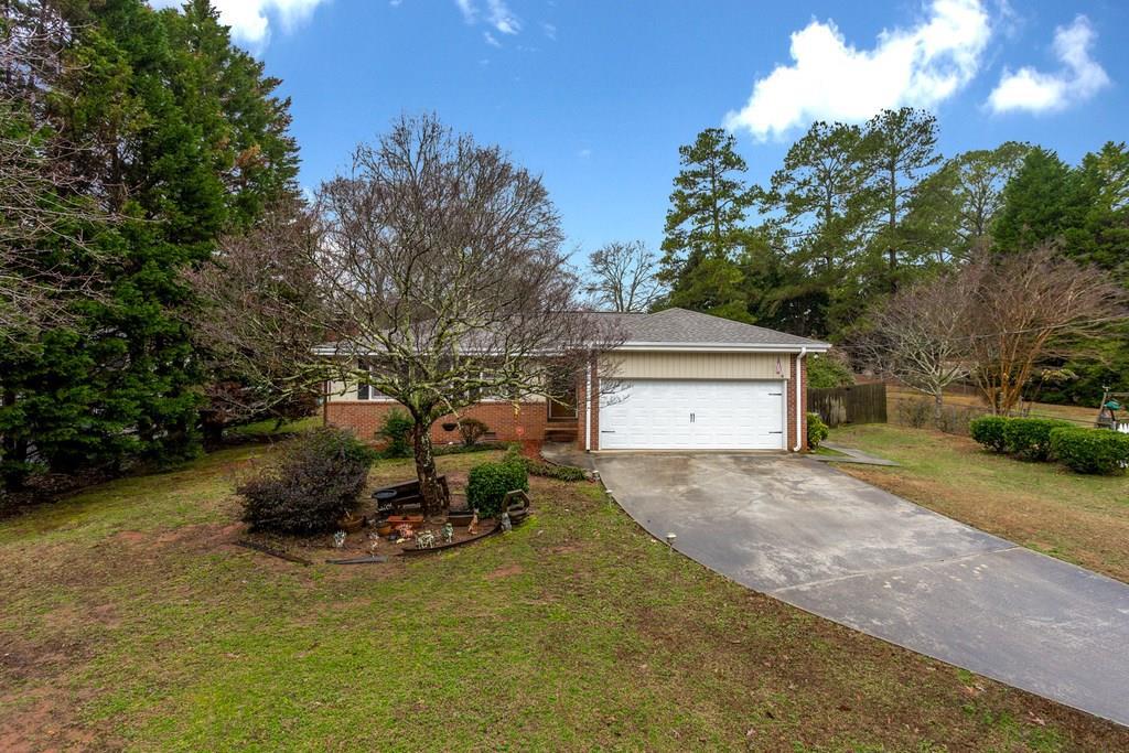 1542 Pineview Lane - Photo 1