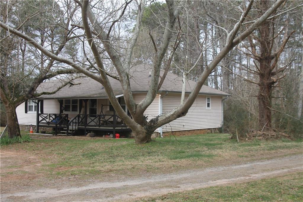 221 Twin Lakes Drive - Photo 1