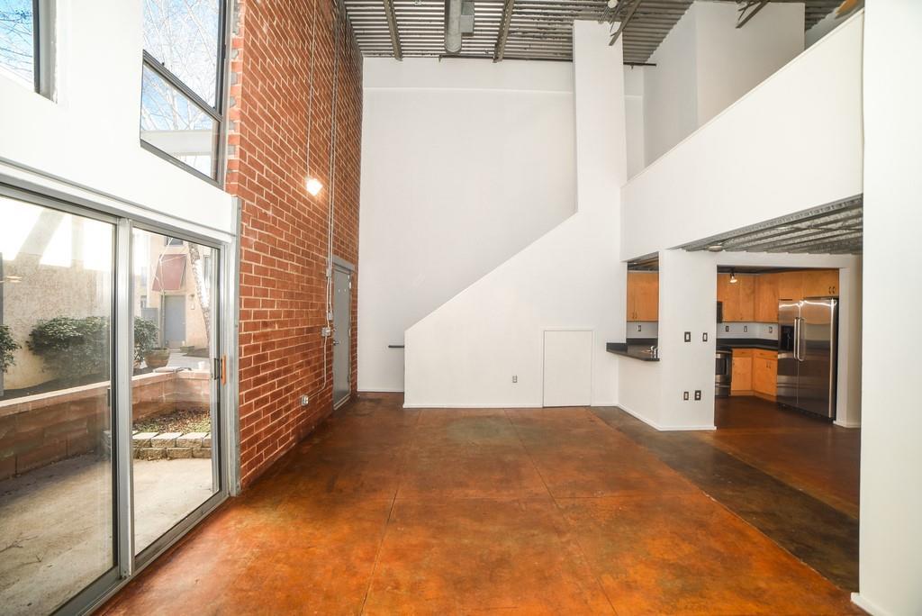 195 Arizona Avenue - Photo 1