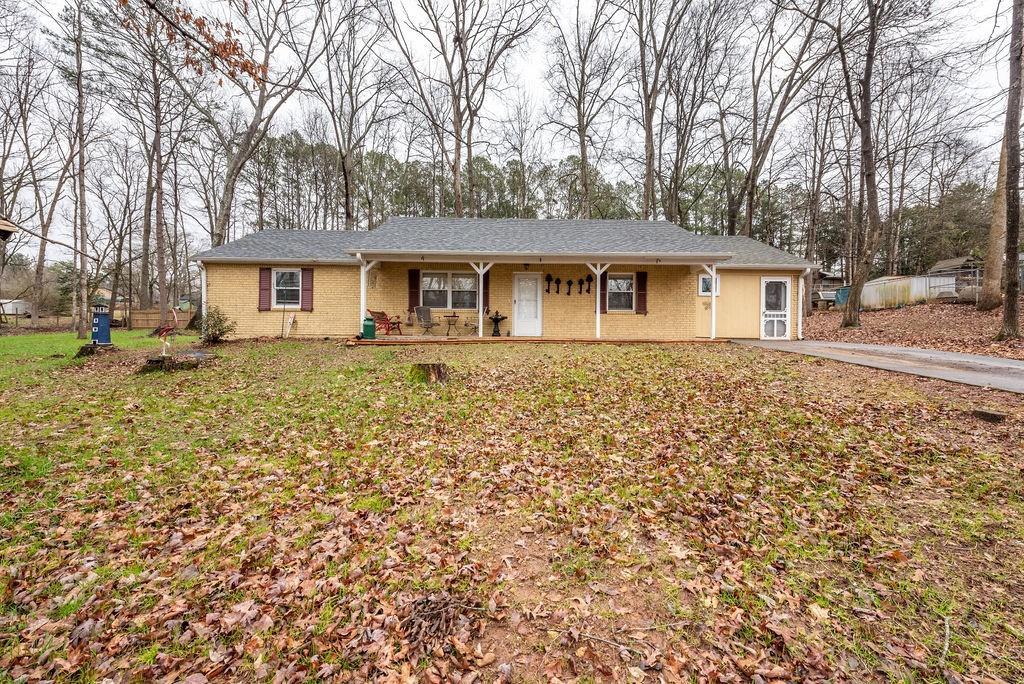 110 Crestwood Drive - Photo 1