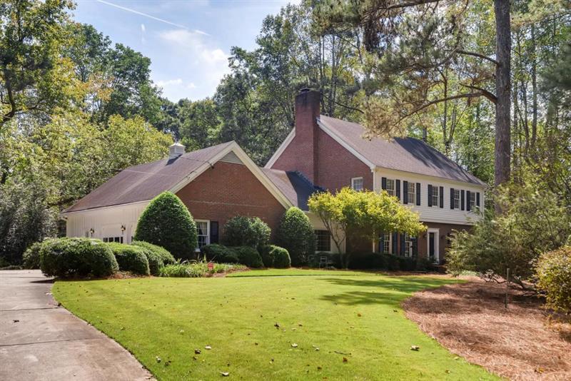 1290 Heards Ferry Road - Photo 1