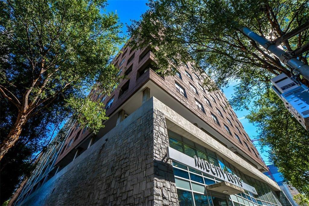 845 Spring Street - Photo 1