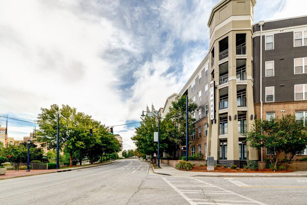 390 17th Street - Photo 1