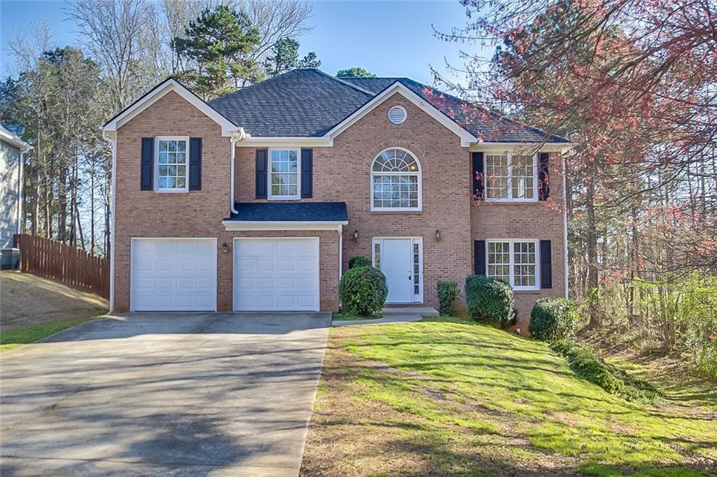 5802 Silverthorn Drive - Photo 1
