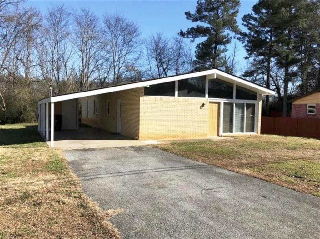 215 Maplewood Drive - Photo 1
